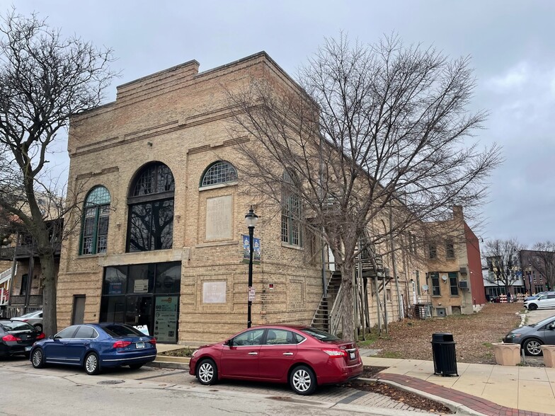 76-80 S Grove Ave, Elgin, IL for sale - Building Photo - Image 1 of 9