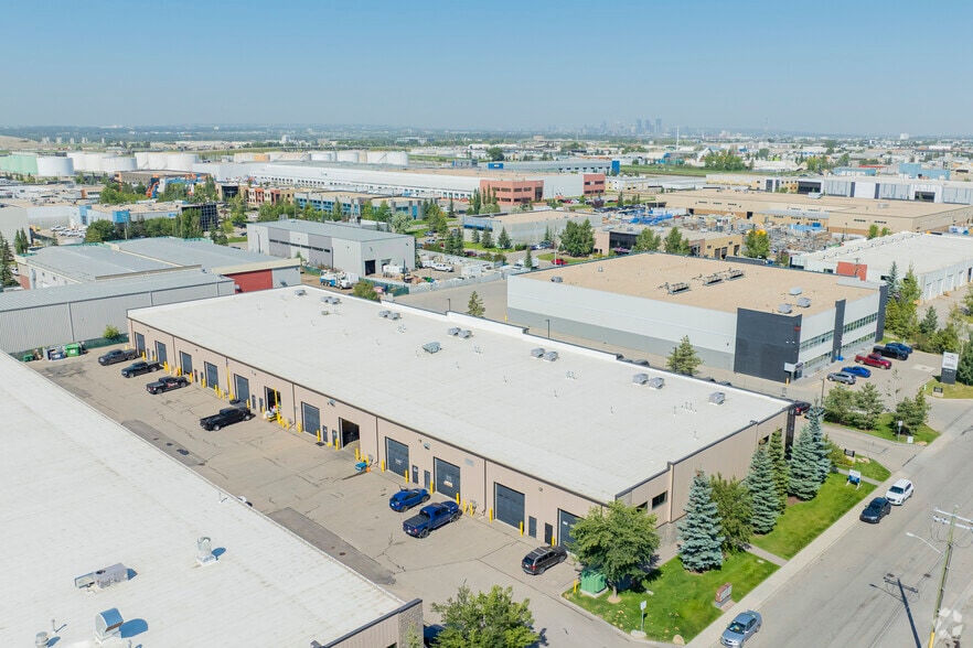 10555 48th St SE, Calgary, AB for sale - Aerial - Image 2 of 3