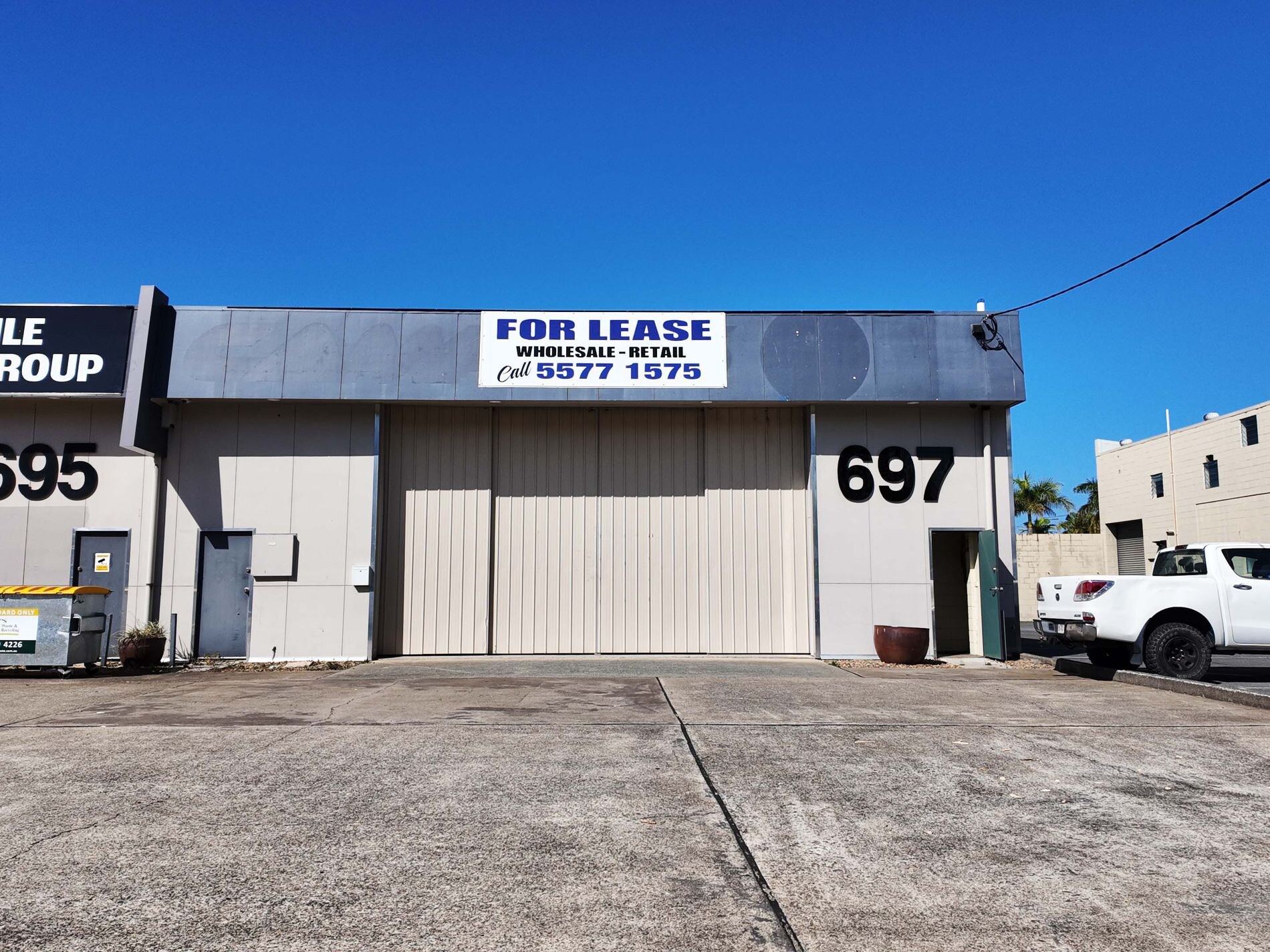 697 Pine Ridge Rd, Biggera Waters for lease Primary Photo- Image 1 of 5