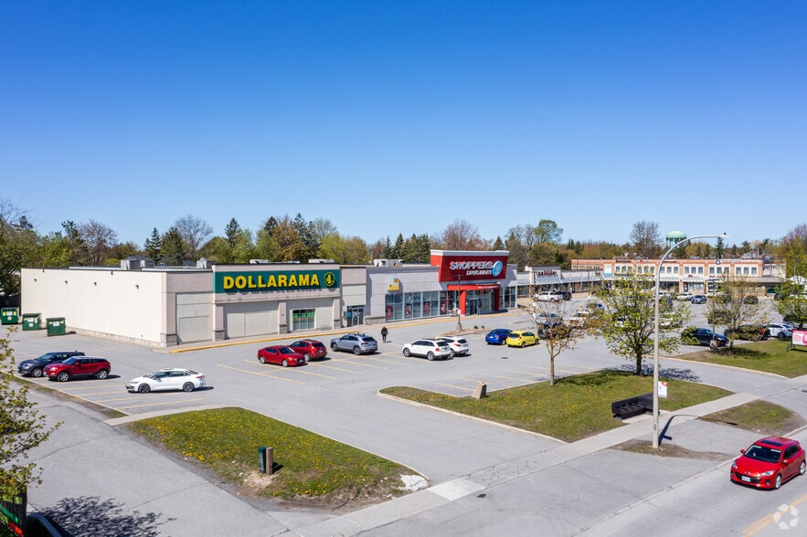 1300 Stittsville Main St, Ottawa, ON for lease - Primary Photo - Image 1 of 5