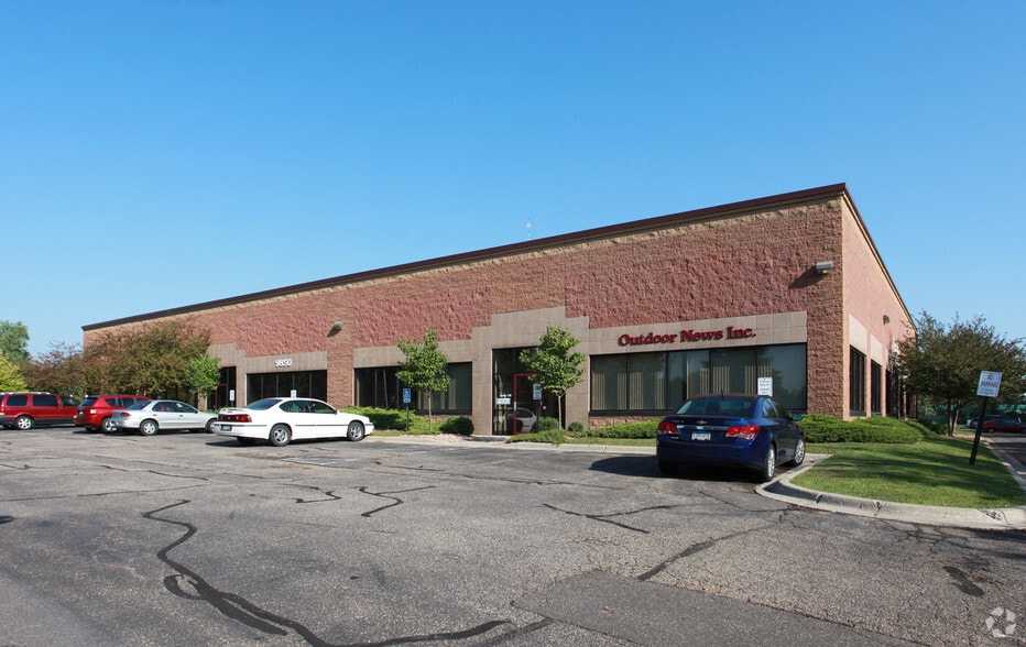 9850 N 51st Ave, Plymouth, MN for lease - Primary Photo - Image 1 of 3