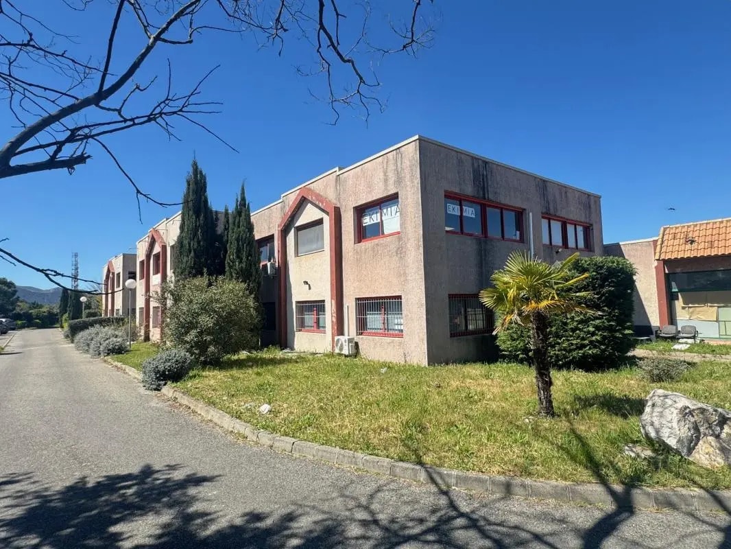 Office in Aubagne for lease Building Photo- Image 1 of 7