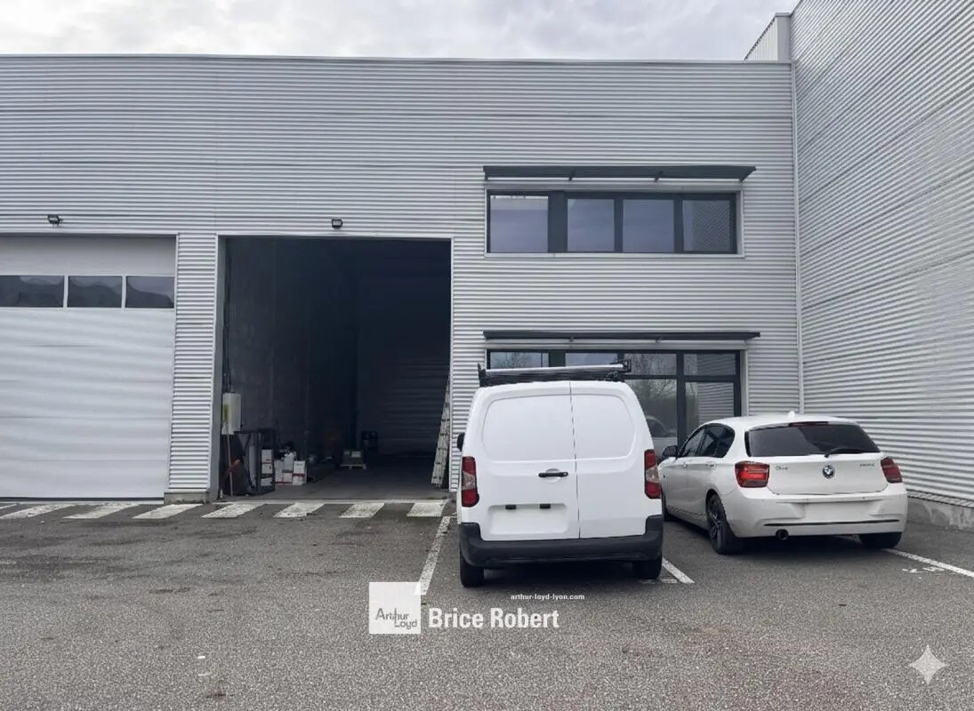 Office in Genas for lease Building Photo- Image 1 of 5