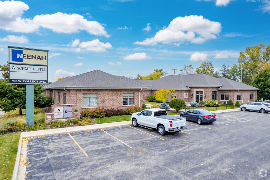 900 W College Ave, Appleton, WI for lease - Primary Photo - Image 1 of 31