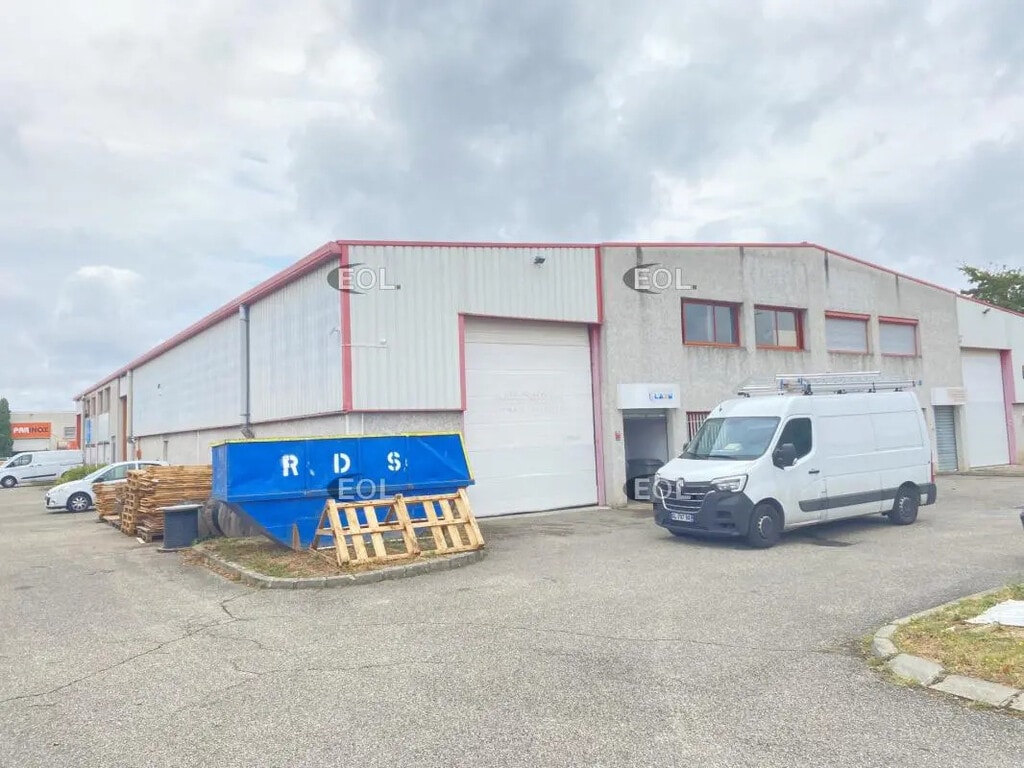 Location Local d'activités 430 m² - Photo 1