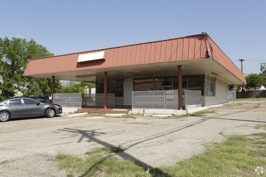 2101 W Rochelle Rd, Irving, TX for lease - Primary Photo - Image 1 of 4