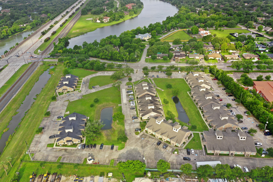 116 Eldridge Rd, Sugar Land, TX for lease - Aerial - Image 2 of 6