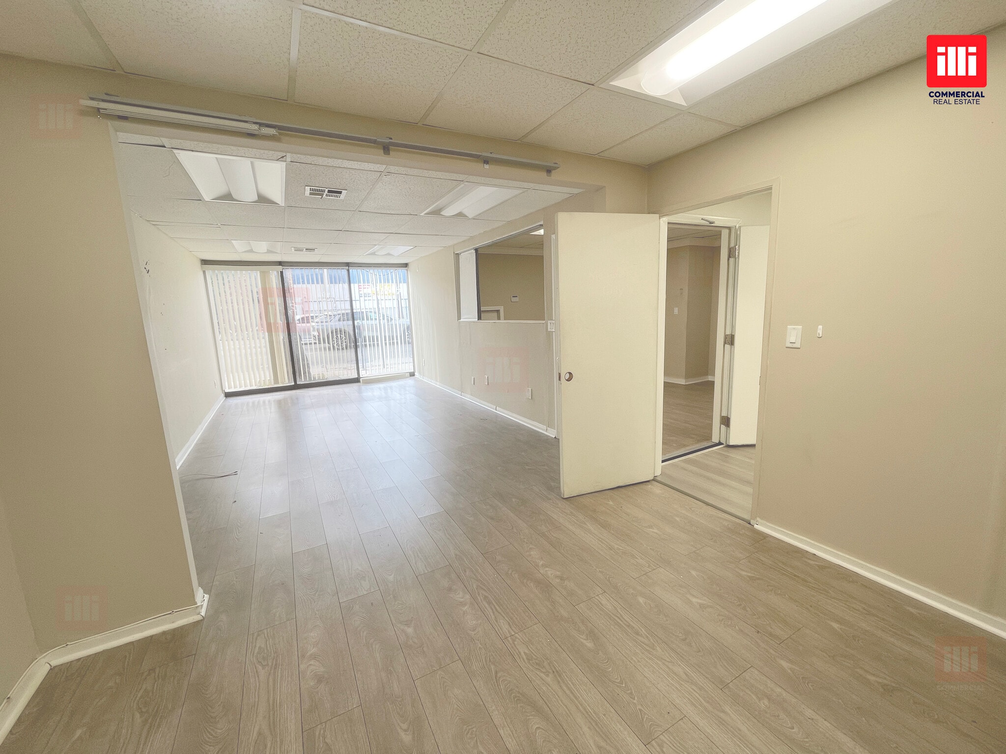 6742 Van Nuys Blvd, Van Nuys, CA for lease Interior Photo- Image 1 of 5