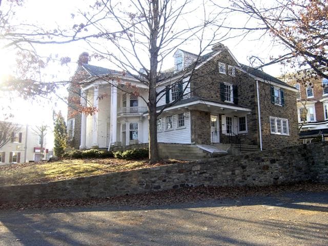 43 S Main St, Doylestown, PA for lease - Primary Photo - Image 1 of 26