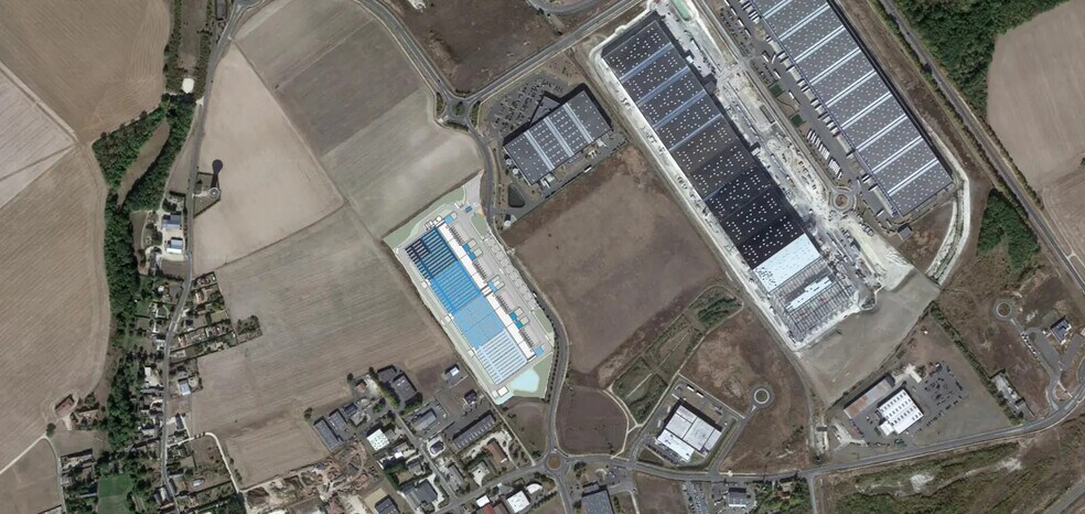 Industrial in Mer for lease - Building Photo - Image 3 of 6