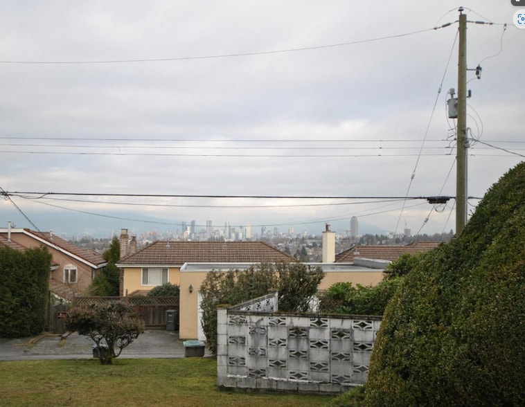 4180 Quesnel Dr, Vancouver, BC for sale - Site Plan - Image 1 of 3