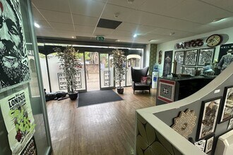 Middle Village, Haywards Heath for lease Interior Photo- Image 1 of 3