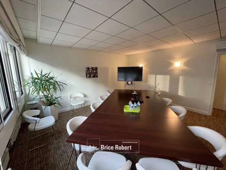 Office in Lyon for sale - Interior Photo - Image 3 of 11