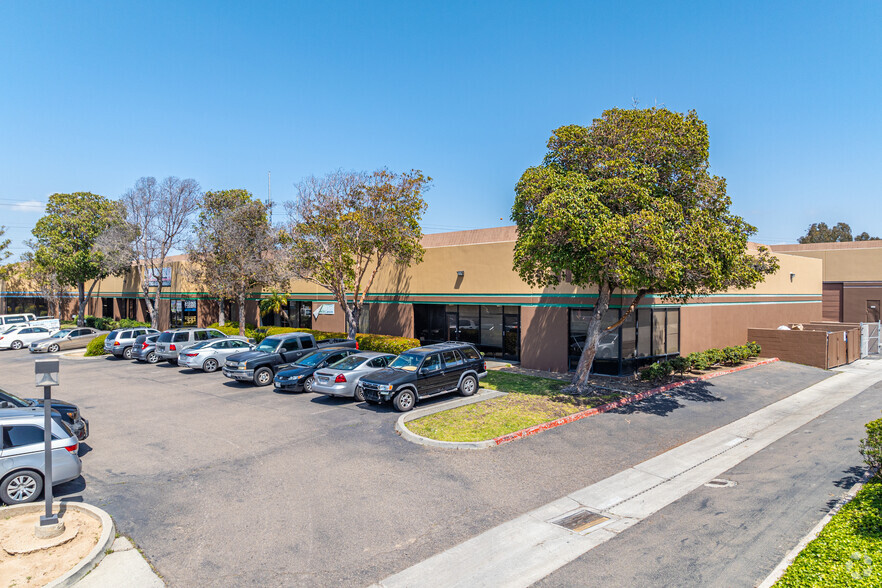 1131-1141 Bay Blvd, Chula Vista, CA for lease - Building Photo - Image 1 of 5