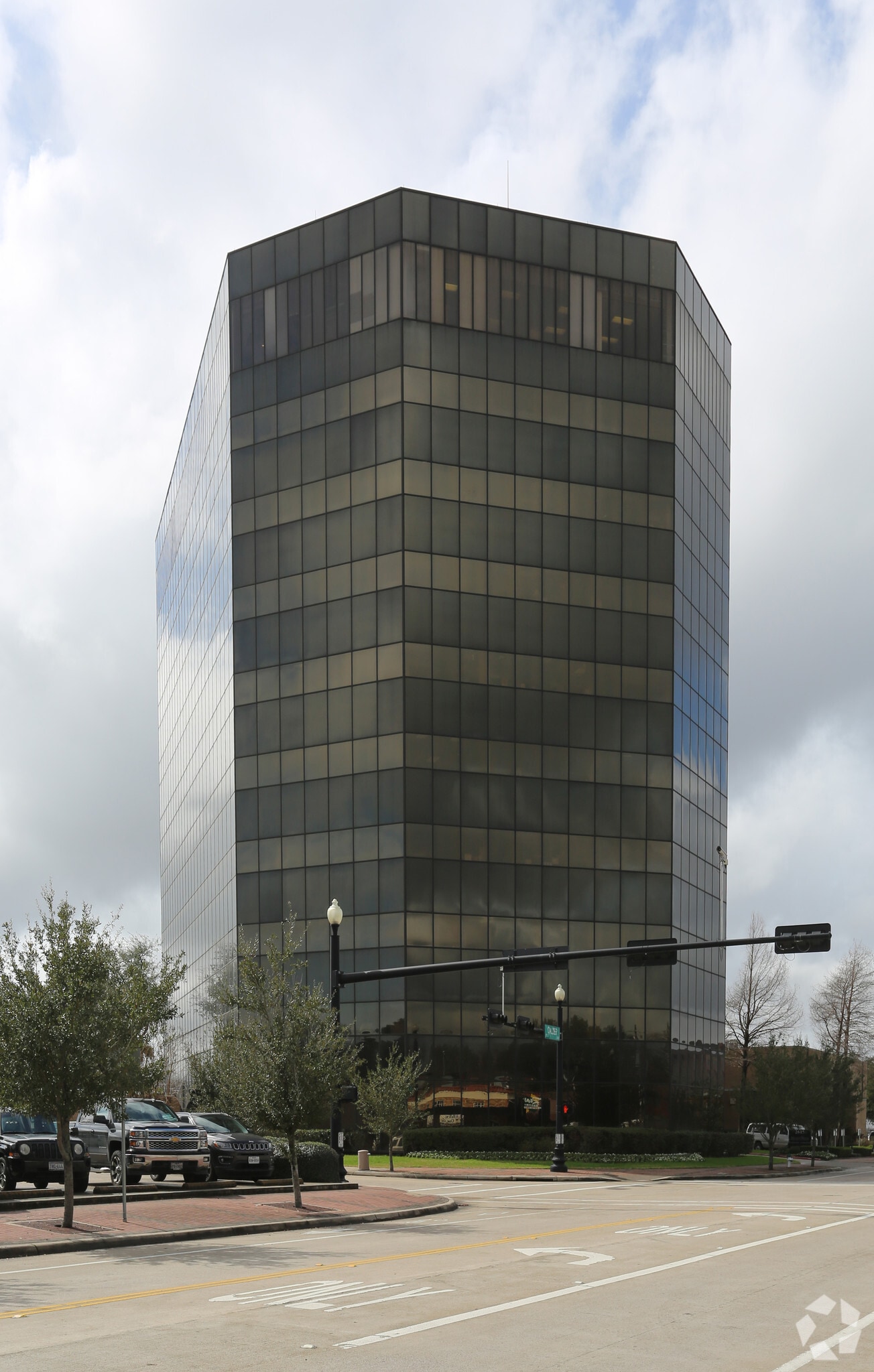 2615 Calder Ave, Beaumont, TX 77702 Beaumont Tower