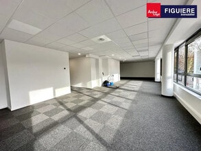 11 Avenue Des Belges, Aix-en-Provence for lease Interior Photo- Image 2 of 8