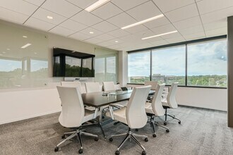 75 Tri State International, Lincolnshire, IL for lease Interior Photo- Image 2 of 7