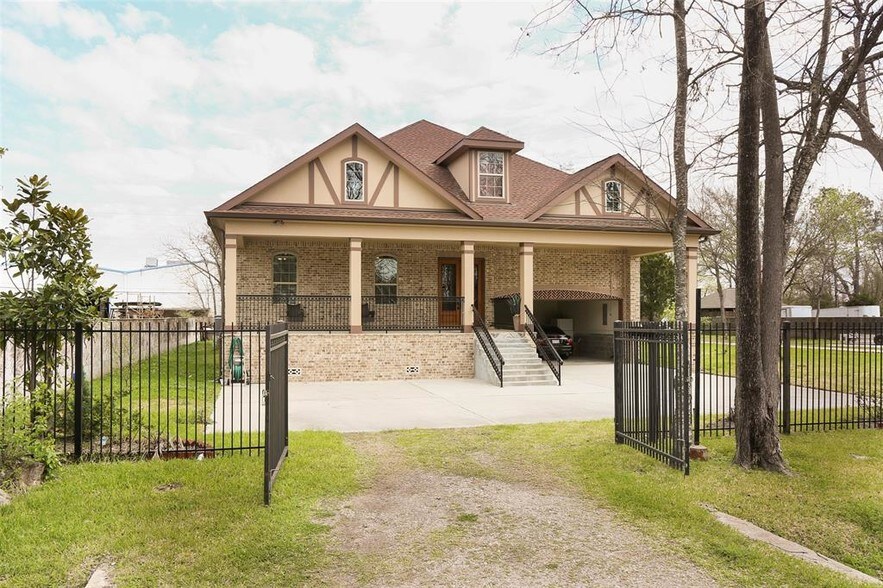 10020 Papalote St, Houston, TX 77041