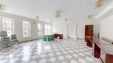 2804-2806 W Belmont Ave, Chicago, IL for lease Matterport 3D Scan- Image 1 of 8