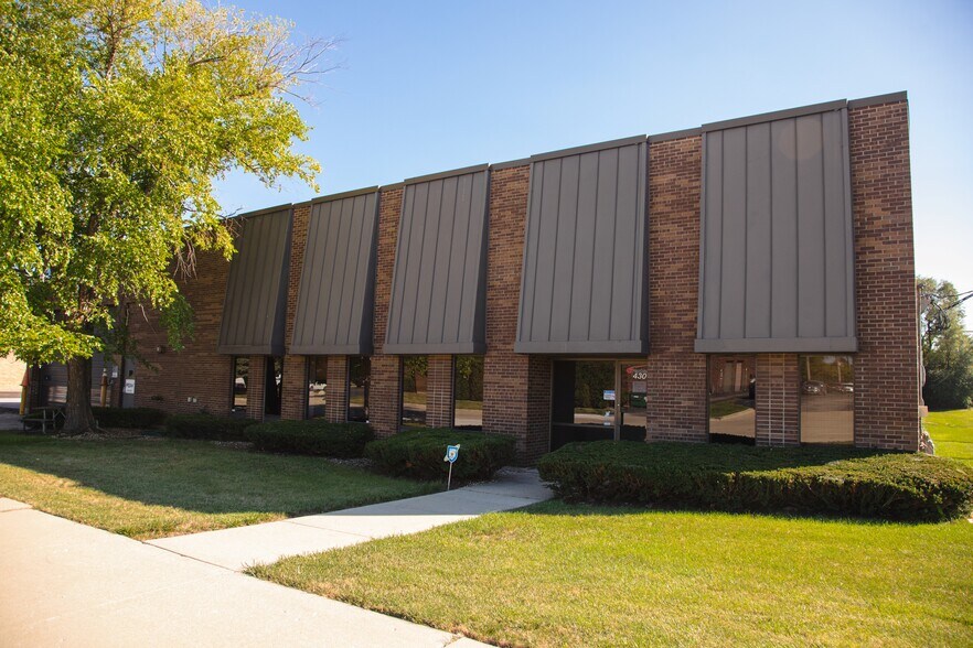430 W Fullerton Ave, Elmhurst, IL for sale - Building Photo - Image 1 of 1