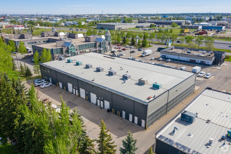 2840-2878 Calgary Trl NW, Edmonton, AB for sale - Building Photo - Image 2 of 5