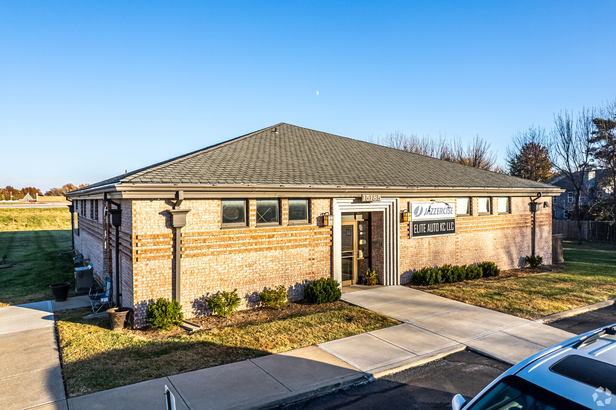 15185 Lowell Ave, Overland Park, KS for lease Building Photo- Image 1 of 8