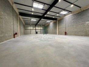 Office in SAINT-OUEN-L'AUMONE for lease Interior Photo- Image 2 of 9