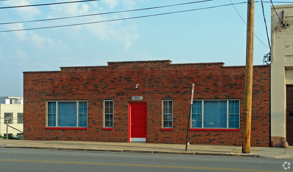 355 Campbell Ave SW, Roanoke, VA for sale - Primary Photo - Image 1 of 1