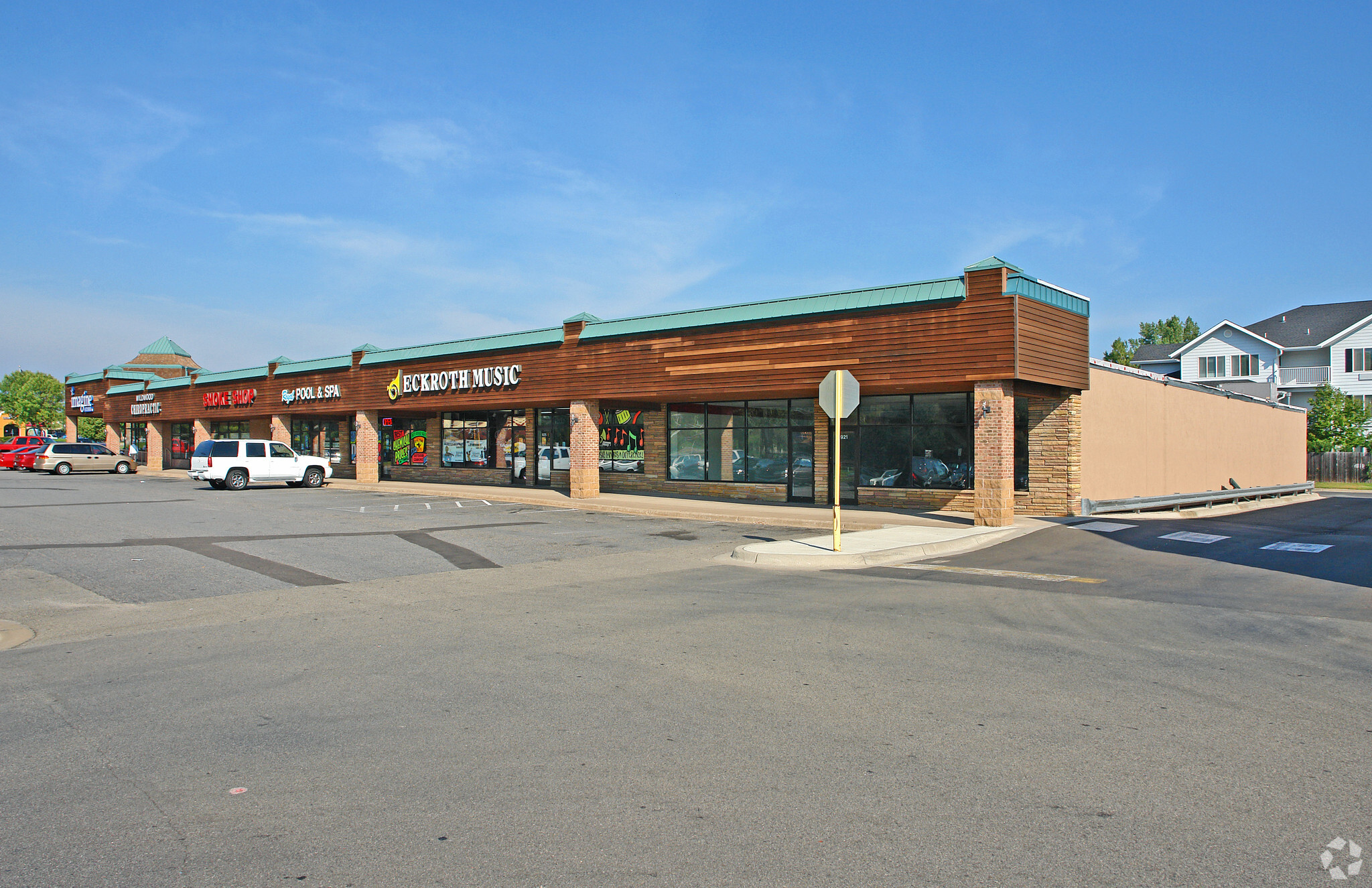 909-961 Wildwood Rd, Saint Paul, MN for lease Building Photo- Image 1 of 10