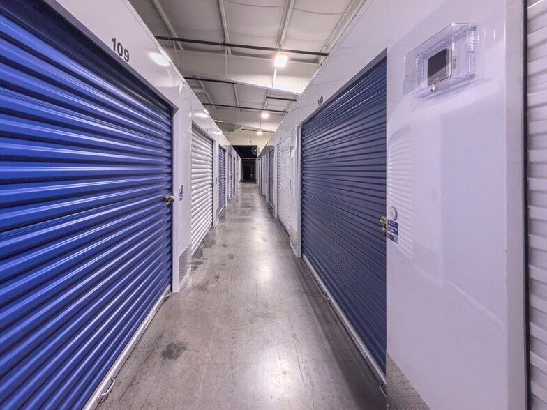 Carolina Secure Storage portfolio of 3 properties for sale on LoopNet.com - Building Photo - Image 3 of 20