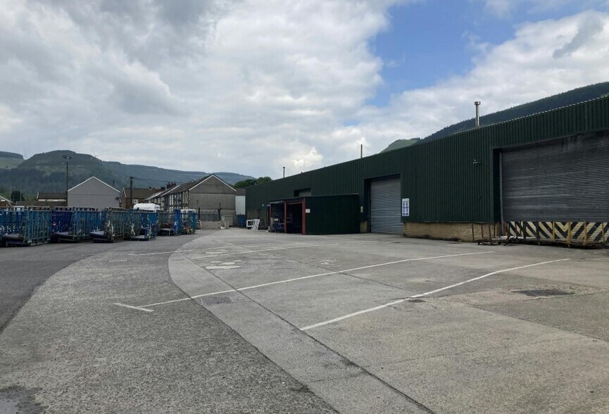 Cwmsaerbren St, Treherbert for lease - Building Photo - Image 1 of 7