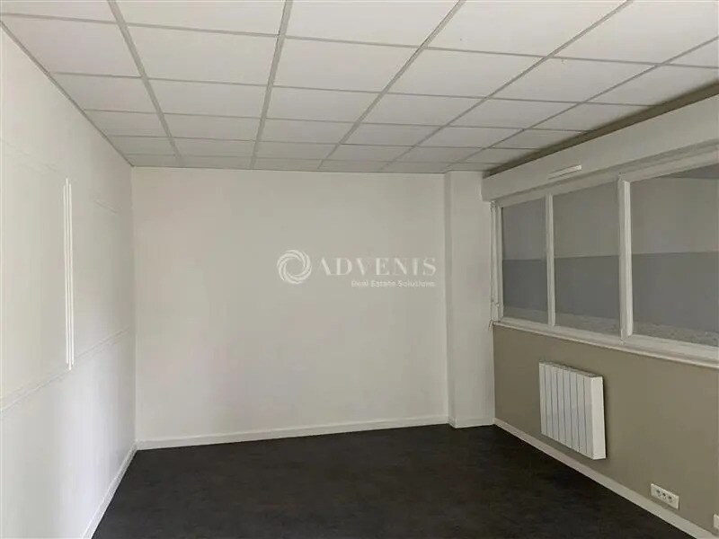 Office in Le Mans for lease Building Photo- Image 1 of 6