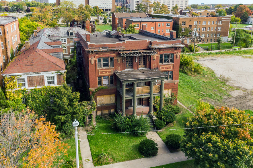 180 E Grand Blvd, Detroit, MI for sale - Building Photo - Image 1 of 1