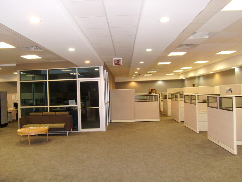 605 S Albany Ave, Chicago, IL for lease - Interior Photo - Image 2 of 5