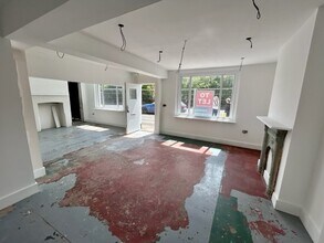 Reading Rd, Reading for lease Interior Photo- Image 1 of 2