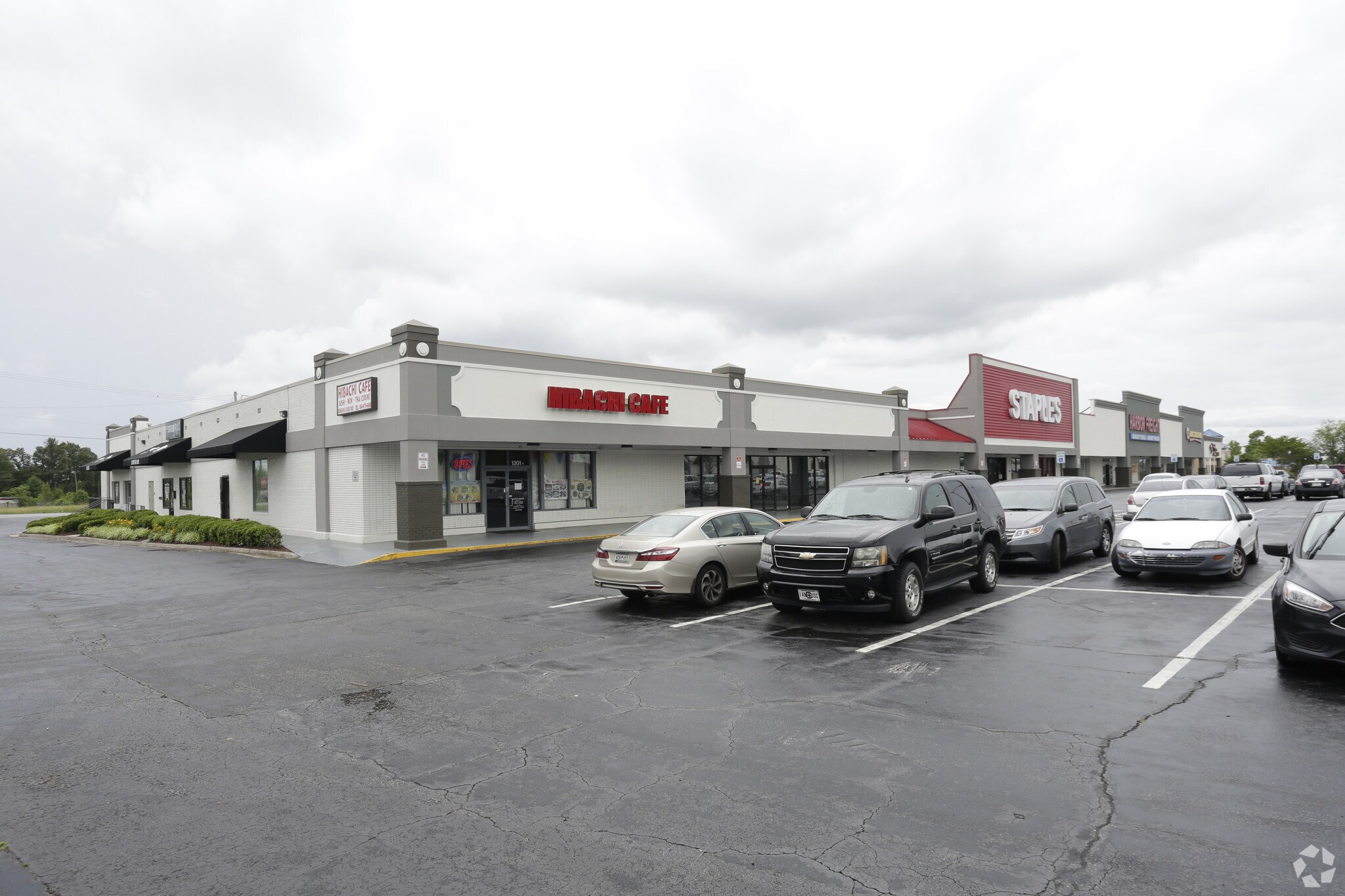 1301 W Wade Hampton Blvd, Greer, SC for sale Primary Photo- Image 1 of 1