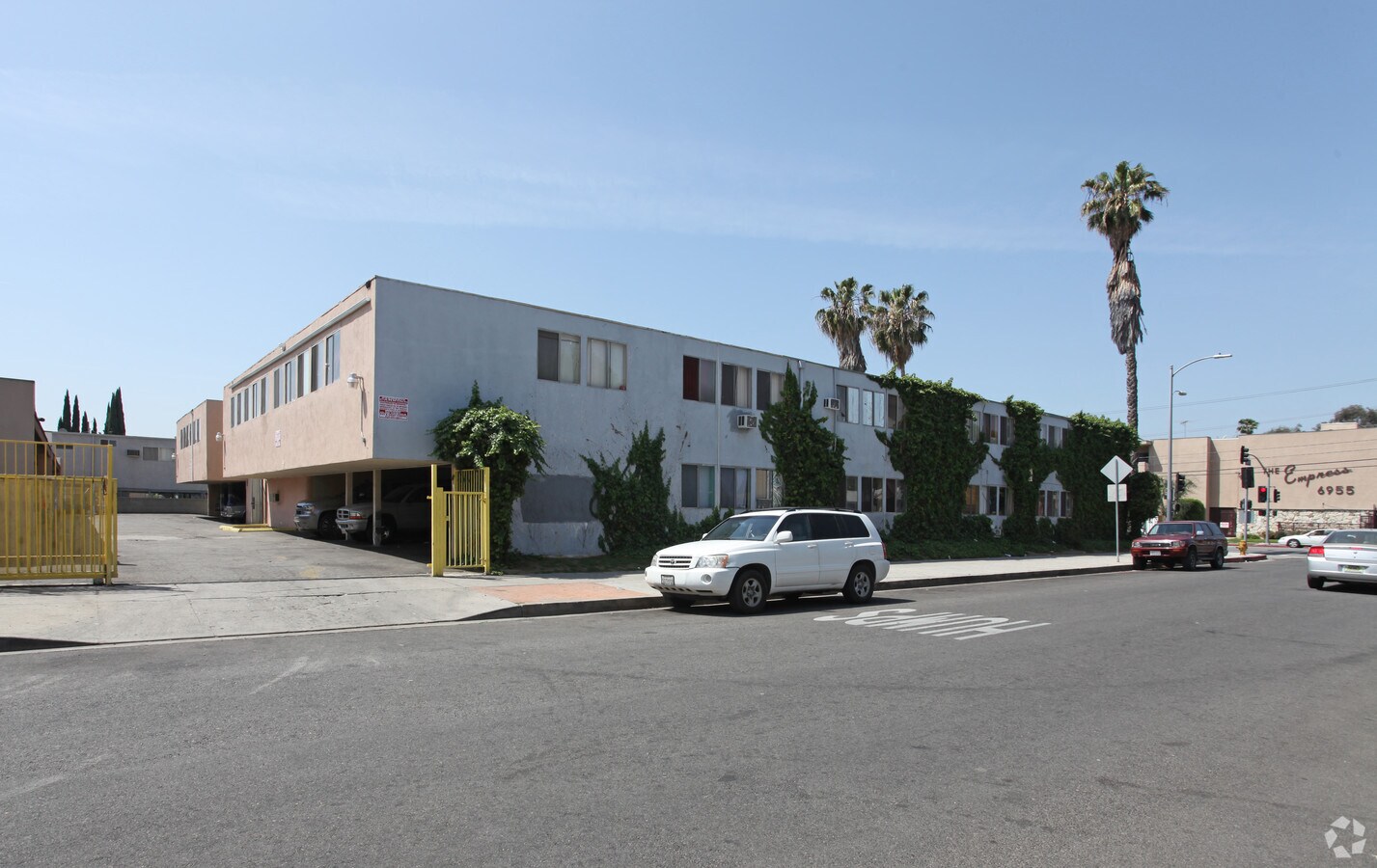 6956 Kester Ave, Van Nuys, CA 91405 Property Record