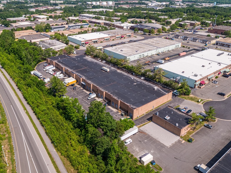 7942 Angus Ct, Springfield, VA for lease - Building Photo - Image 3 of 7