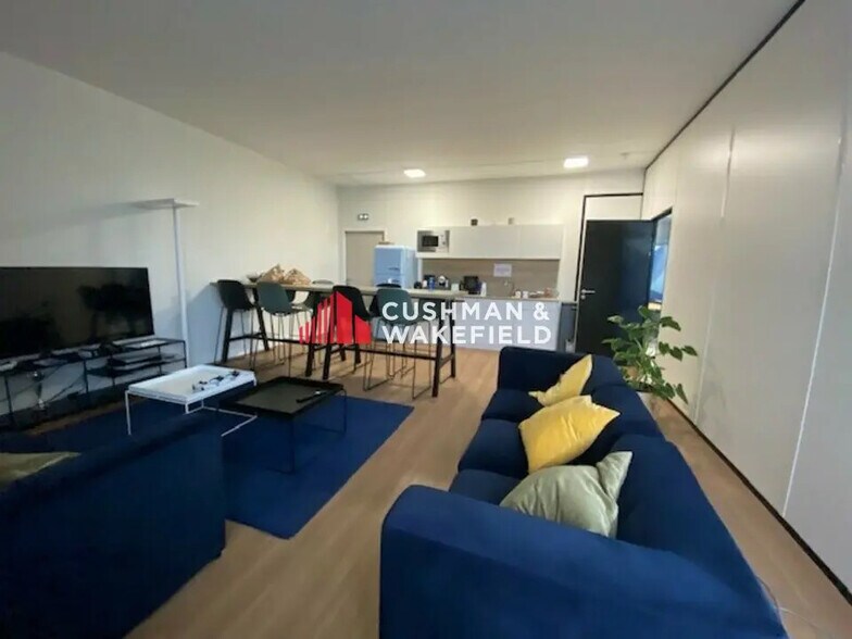 Office in Toulouse for lease - Building Photo - Image 2 of 12