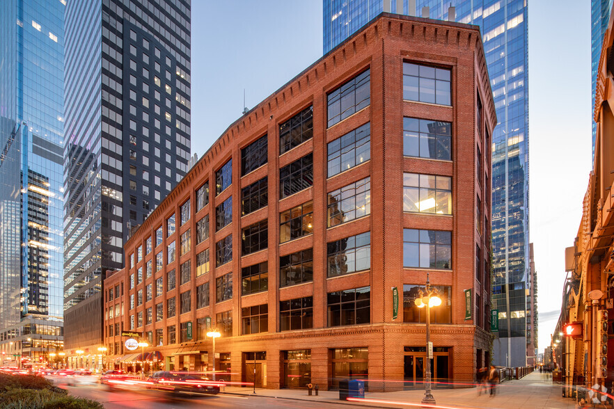 180 N Wacker Dr, Chicago, IL for lease - Building Photo - Image 1 of 19