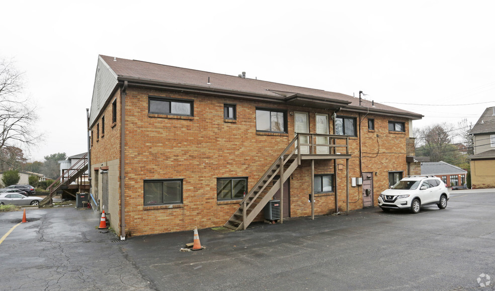 2778 S Park Rd, Bethel Park, PA for lease - Building Photo - Image 2 of 2