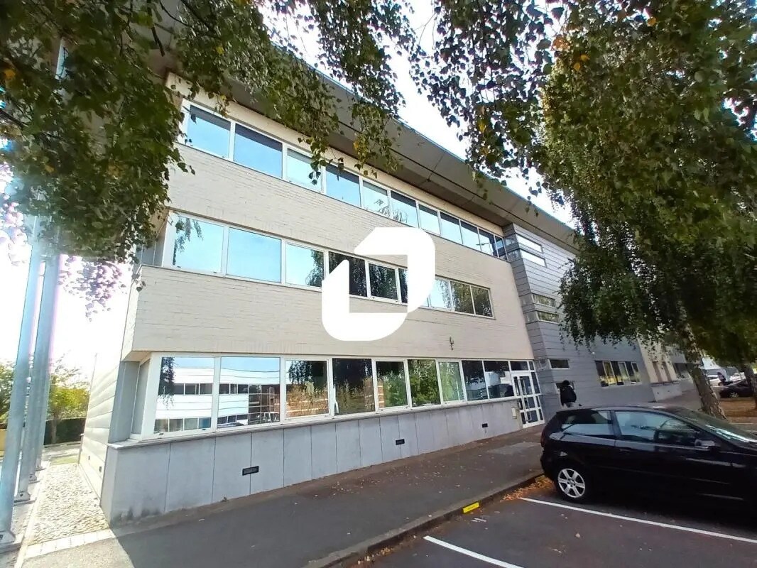 Office in Loos for lease Building Photo- Image 1 of 8