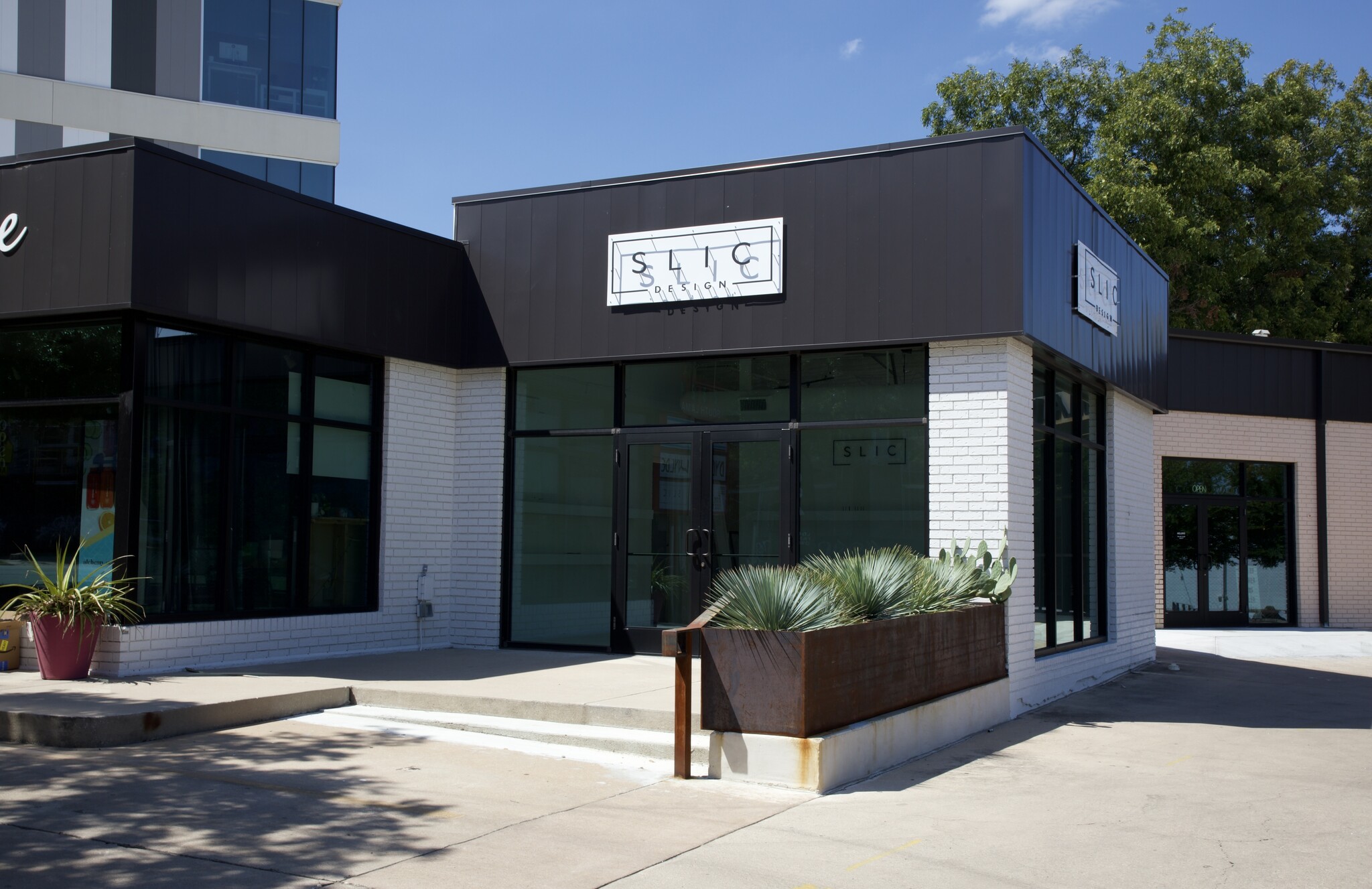 2324 S Lamar Blvd, Austin, TX for lease Building Photo- Image 1 of 3