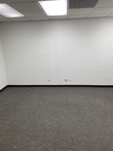 500-508 Central Ave, Highland Park, IL for lease Interior Photo- Image 2 of 6