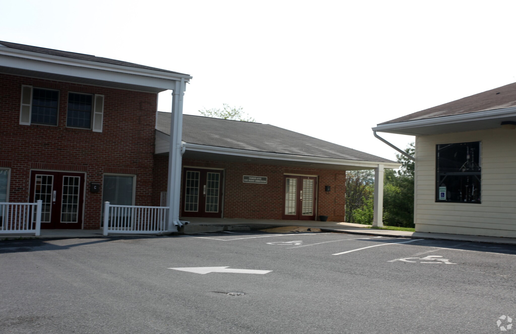 11377 Robinwood Dr, Hagerstown, MD 21742 Professional Center