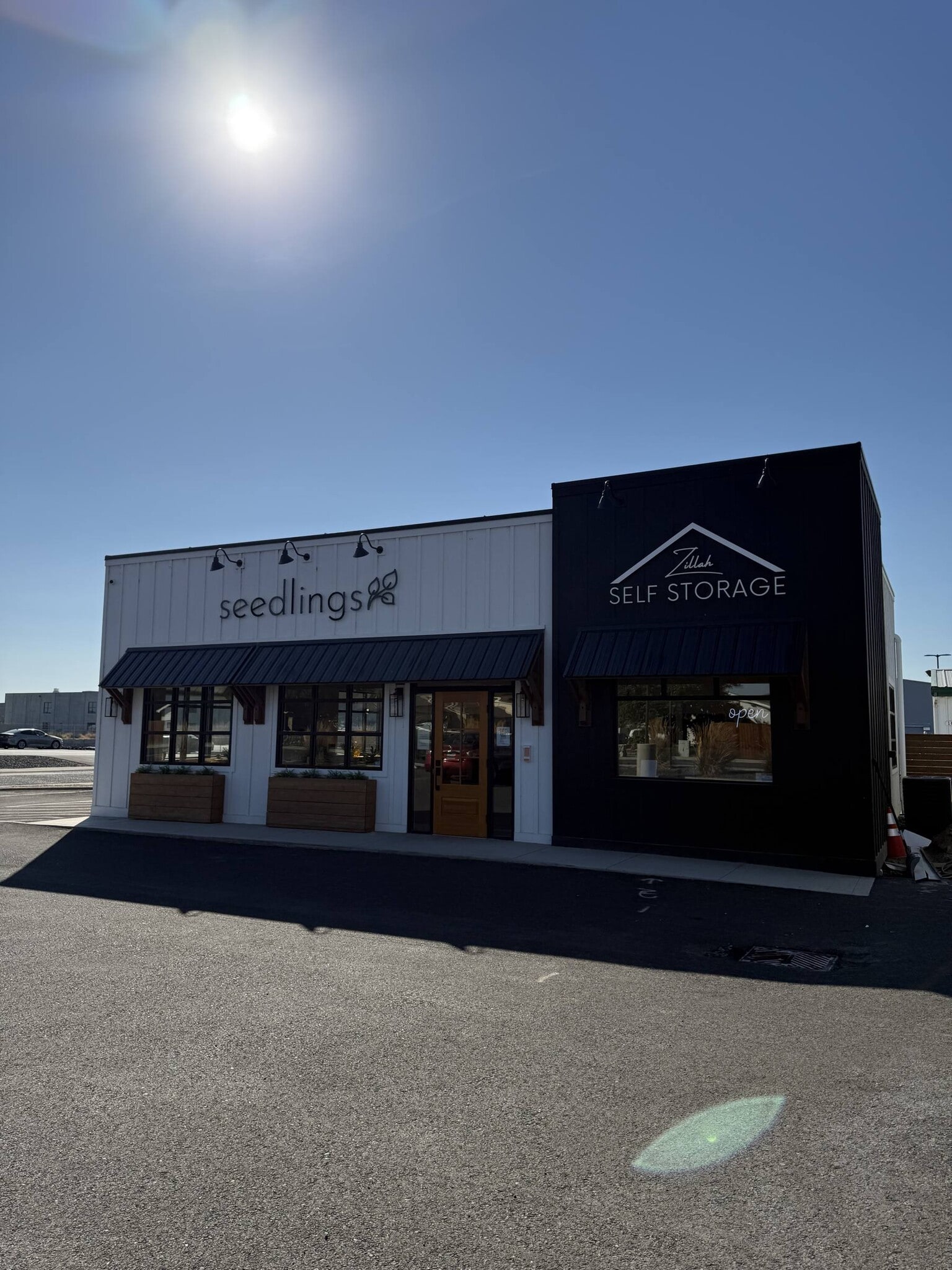 101 W Northstone Pky, Zillah, WA for lease Building Photo- Image 1 of 16