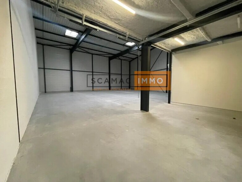 Industrial in Osny for lease - Interior Photo - Image 3 of 6
