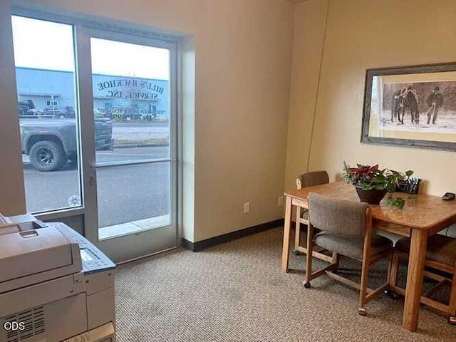 652 W Dutton Rd, Eagle Point, OR for lease - Building Photo - Image 3 of 19