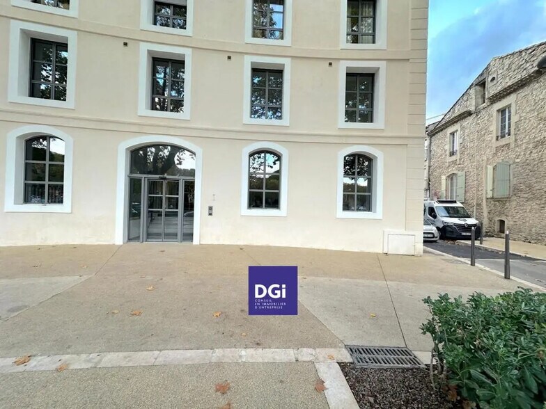 Office in Nîmes for lease - Building Photo - Image 3 of 4