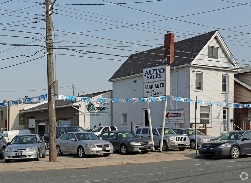 216 Dundurn St S, Hamilton, ON L8P 4K3